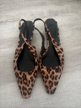 H&M women’s sling back cheetah print kitten heel